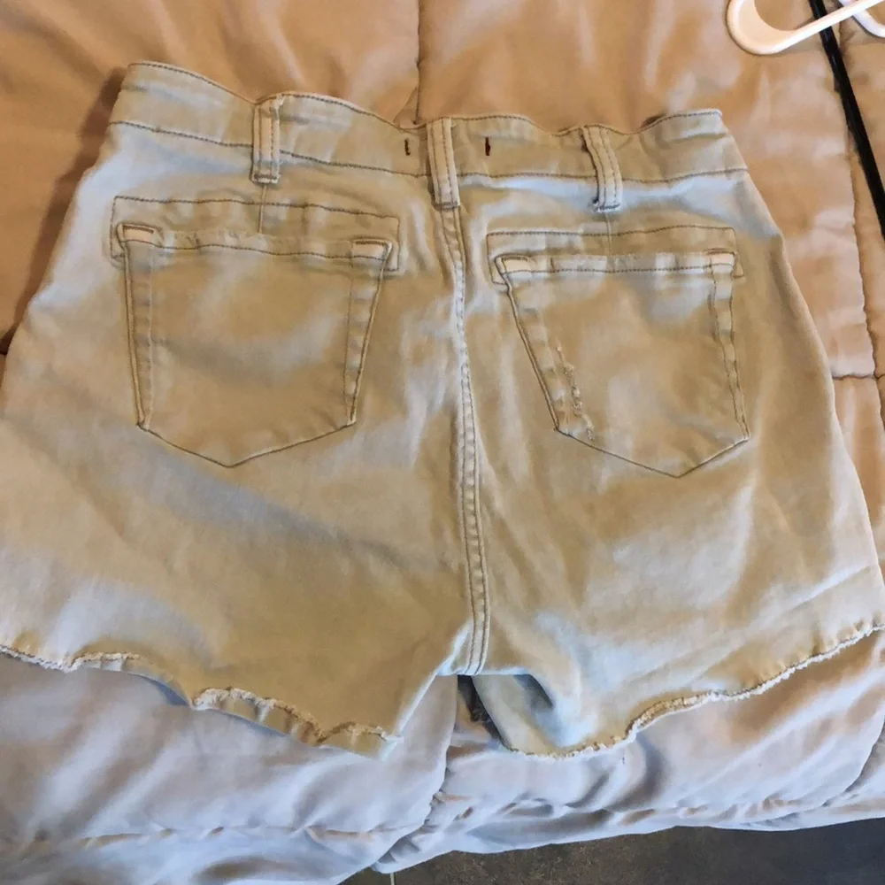 Shorts - Picture 2 of 3